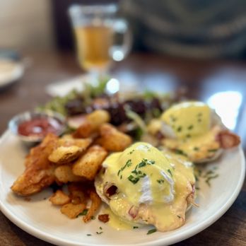 Honeywood - Eggs Benedict - Bars Near Me - Lexington, Kentucky