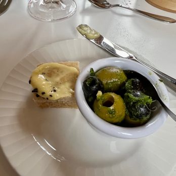 Jordnaer Restaurant - Bread and olives - Scandinavian Near Me - Kongsberg