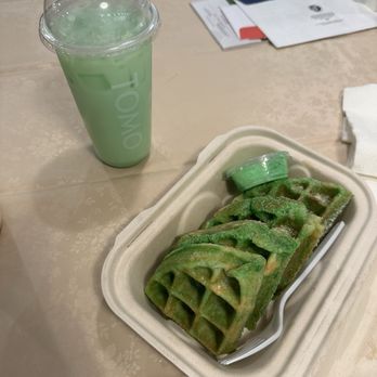 TOMO Tea House - Mung Bean Pandan Latte and pandan waffle - Coffee & Tea Near Me - Sacramento, California
