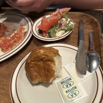 Harry's Hofbrau - Dinner Roll and Garden Salad - American Near Me - San Leandro, California