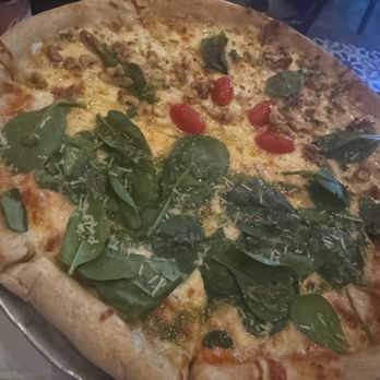 Pirilo - pizza basilica, pizza rosado - Pizza Near Me - San Juan, Puerto Rico