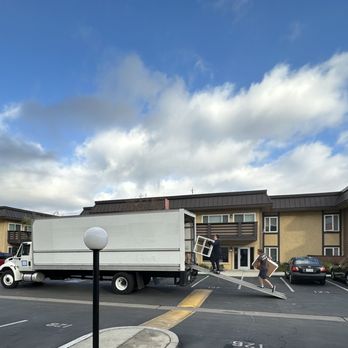 Loft Moving - Furniture - Movers Near Me - Los Angeles, California Loft Moving - Furniture - Movers Near Me - Los Angeles, California