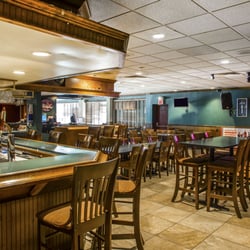 Humpty's Bar & Grill - Great place for a burger and a beer!