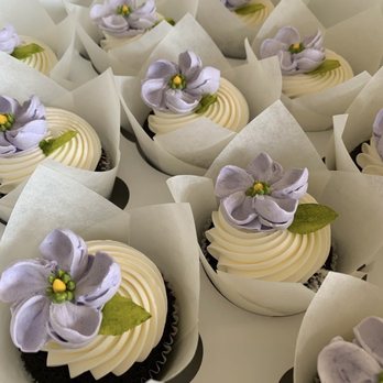 Creamypond Custom Cakes - Custom Cakes Near Me