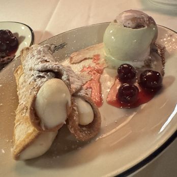 Sinatra Bar & Lounge - Cannoli - Italian Near Me - Nashville, Tennessee