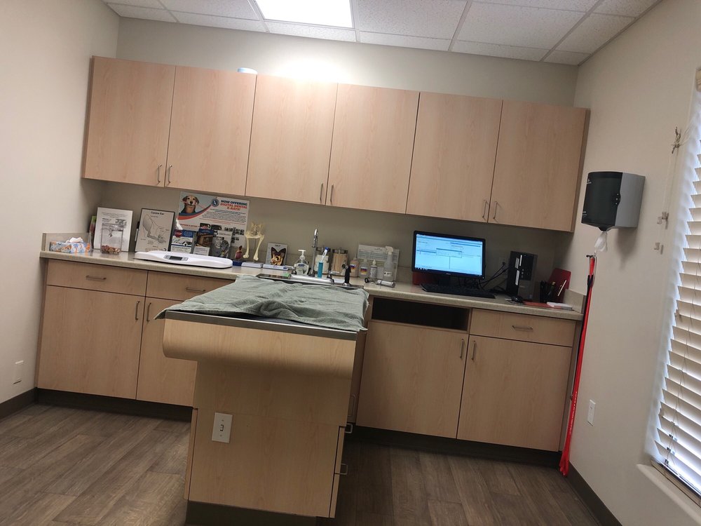 LAS TABLAS ANIMAL HOSPITAL 55 Photos & 86 Reviews Veterinarians 959 Las Tablas Rd