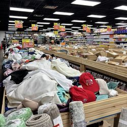 Leo's Discount & Bin Store
