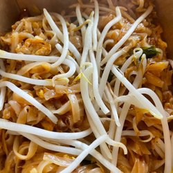 Happy Valley Station Food Carts - Pad thai