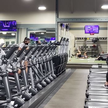 Fitness 19 - Treadmill walkers not wearing masks - Gyms Near Me - Brea, California Fitness 19 - Treadmill walkers not wearing masks - Gyms Near Me - Brea, California