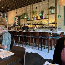 Della's - Bar