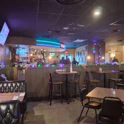 Charlies Bar & Grille - Ready for Christmas