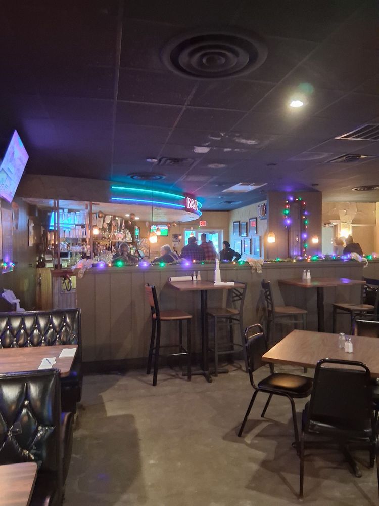 Charlies Bar & Grille