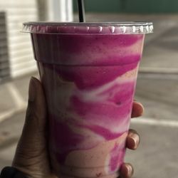 Dose Yoga and Smoothie Bar - Strawberry dream
