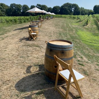 Greenvale Vineyards - Great set up - Wineries Near Me - Portsmouth, Rhode Island