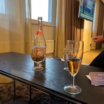 Radisson Blu Scandinavia Hotel - Room service - Hotels Near Me - Göteborg, H