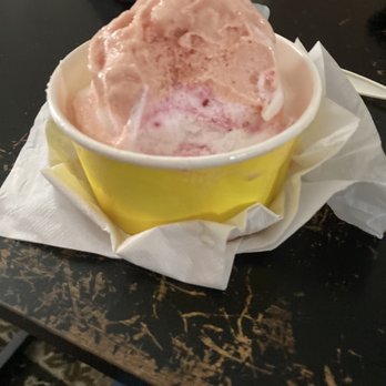 Ruby Scoops - Lemon berry sorbet & blood orange ginger sorbet - Ice Cream & Frozen Yogurt Near Me - Richmond, Virginia