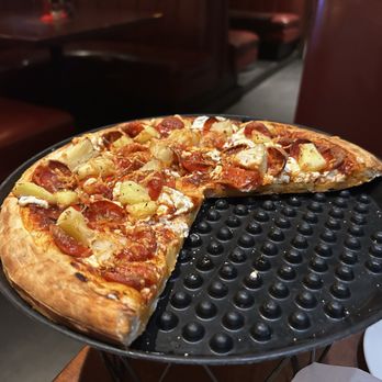 Johnny Carino's - Spicy Hawaiian Pepperoni - Regular Crust - Italian Near Me - Eastvale, California Johnny Carino's - Spicy Hawaiian Pepperoni - Regular Crust - Italian Near Me - Eastvale, California