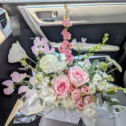 Today's version of their Creamy Pink Vanilla arrangement. Ordered same day and knew there will be some floral substitutions; so pretty!
