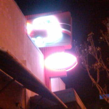 Simmzy's - Gastropubs Near Me - Long Beach, California