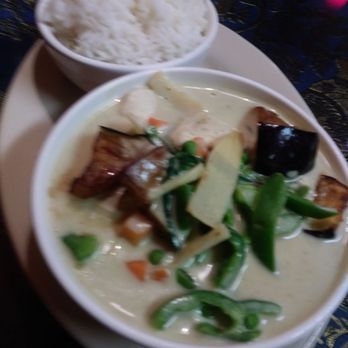 Thai Thai Cafe - Dinner Green Curry with Chicken. - Thai Near Me - Mooresville, North Carolina Thai Thai Cafe - Dinner Green Curry with Chicken. - Thai Near Me - Mooresville, North Carolina