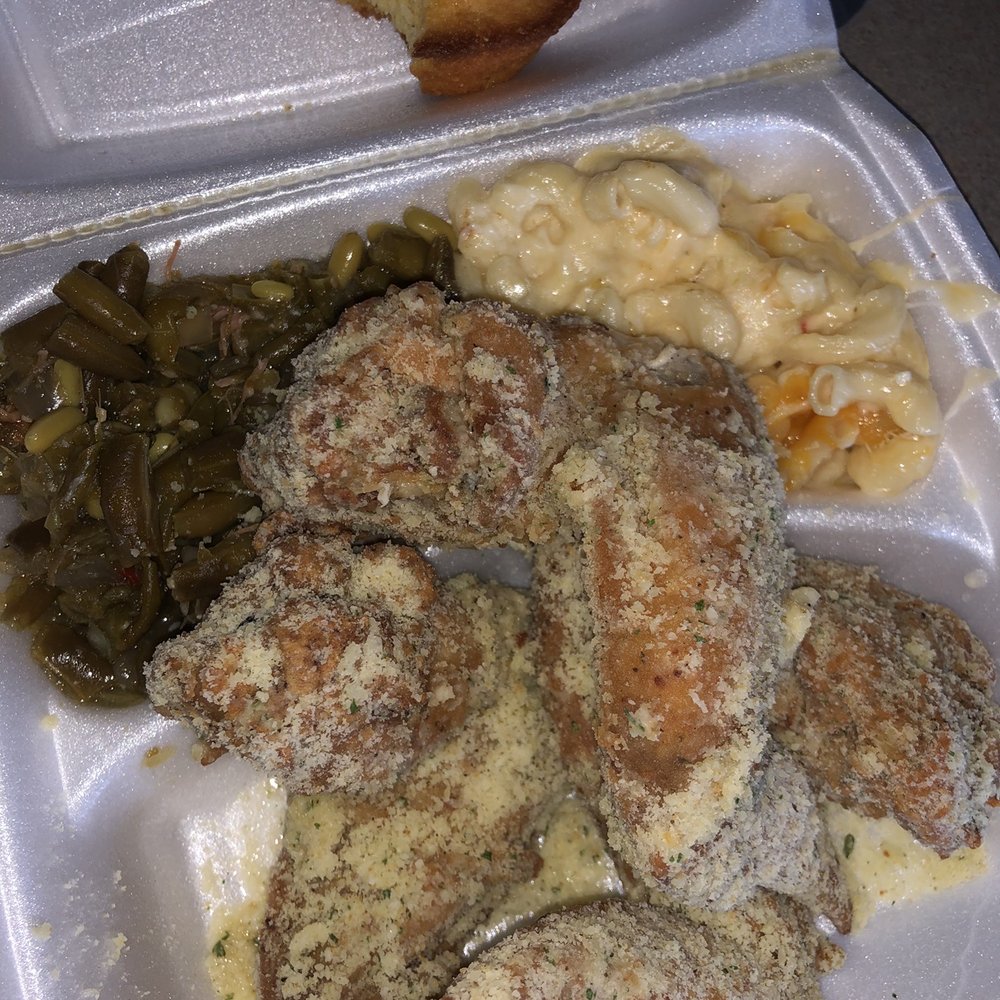 Treats & Good Eats - Green beans, garlic Parmesan chicken, Mac and cheese, cornbread - Food Trucks Near Me - Bay Point, California