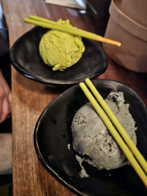 Yokato Yokabai Ramen by null