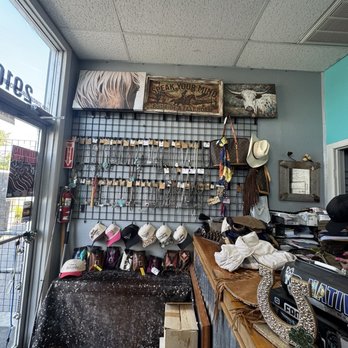R Ranch Enterprises - More jewelry and bags cellphones!! - Used, Vintage & Consignment Near Me - Caldwell, Idaho R Ranch Enterprises - More jewelry and bags cellphones!! - Used, Vintage & Consignment Near Me - Caldwell, Idaho