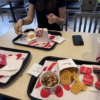 Chick-fil-A - Fast Food Near Me - North Charleston, South Carolina