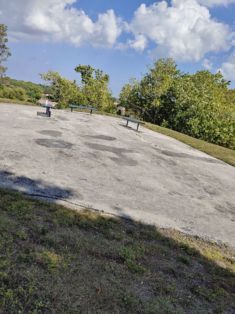 Three Friends Park Image