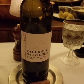 Hy's Steak House - Exclusive Hy's Blend Cabernet Sauvignon - Steakhouses Near Me - Honolulu, Hawaii