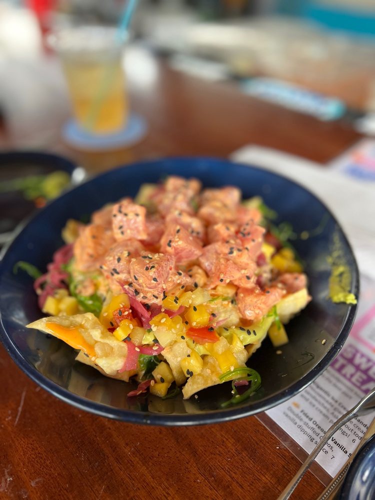 LUCKY FISH BEACH BAR & GRILL Updated October 2024 893 Photos & 709