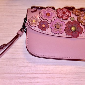 Coach - Purple Floral Clutch - Leather Goods Near Me - Las Vegas, Nevada Coach - Purple Floral Clutch - Leather Goods Near Me - Las Vegas, Nevada