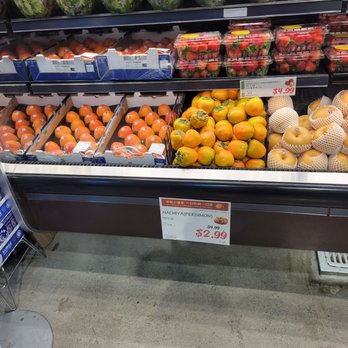 H Mart - Kaka’ako - Hachiya persimmons including gift set - Grocery Near Me - Honolulu, Hawaii