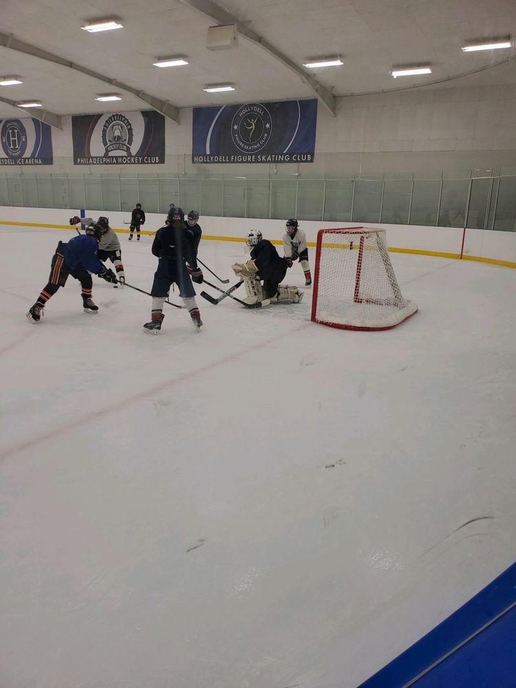 HOLLYDELL ICE ARENA Updated October 2024 12 Photos 601 Hollydell Dr, Sewell, New Jersey