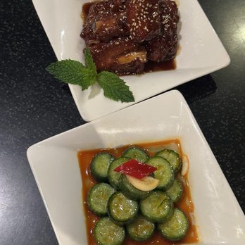 Din Tai Fung - Cud Cucumber Salad Sweet & Sour Pork Baby Back Ribs - Taiwanese Near Me - Arcadia, California Din Tai Fung - Cud Cucumber Salad Sweet & Sour Pork Baby Back Ribs - Taiwanese Near Me - Arcadia, California