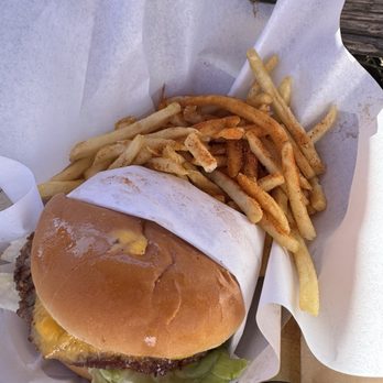 Crystal Cove Shake Shack - Cove Deluxe Cheeseburger - American Near Me - Newport Coast, California