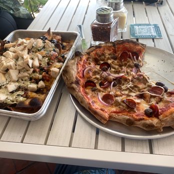 Kai Eats + Drinks - The nachos with chicken, and the meatsy pizza. - Tacos Near Me - Kailua-Kona, Hawaii