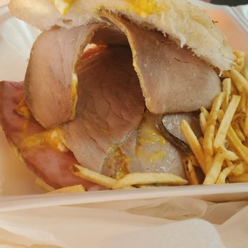 El Palacio De Los Jugos - Mini cubano - Cuban Near Me - Miami, Florida El Palacio De Los Jugos - Mini cubano - Cuban Near Me - Miami, Florida