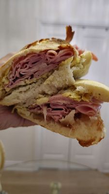 Crudo Pizza & Panuozzo by null