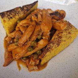 Osteria ai Trani - Seppie e piselli con polenta integrale