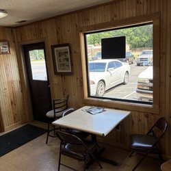 Gay's Auto Parts & Service - Waiting room