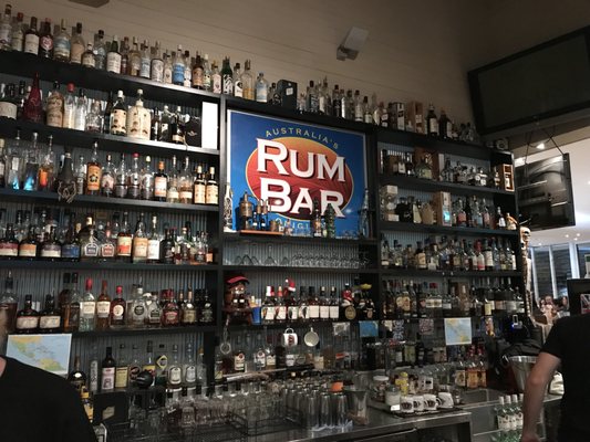 Fish D'vine & The Rum Bar by null