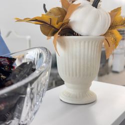 Tips & Toes Nail Salon - Front desk
