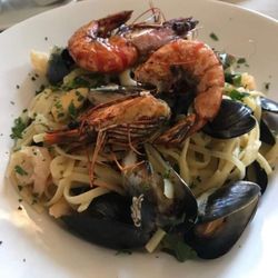 The Windsor Castle Pub - Seafood linguine