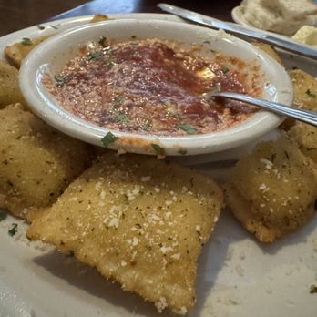 Mama's On the Hill - Toasted Ravioli - Italian Near Me - Saint Louis, Missouri