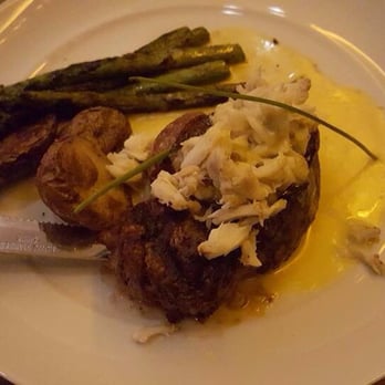 True Kitchen + Bar - Oscar filet mignon ( aka filet smothered in crab) w grilled asparagus and potatoes - New American Near Me - Roseburg, Oregon True Kitchen + Bar - Oscar filet mignon ( aka filet smothered in crab) w grilled asparagus and potatoes - New American Near Me - Roseburg, Oregon