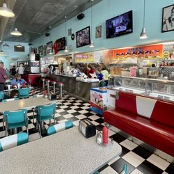 Alex's Grill & Ice Cream