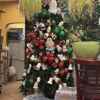 Pho Ga An Nam - Christmas Tree inside (2024) - Vietnamese Near Me - San Jose, California Pho Ga An Nam - Christmas Tree inside (2024) - Vietnamese Near Me - San Jose, California