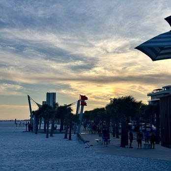 Pink Pony Pub - Seafood Near Me - Gulf Shores, Alabama
