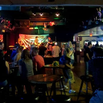 Irish Rose Saloon - Irish Pub Near Me - Honolulu, Hawaii
